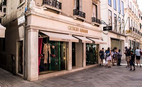 Venice Luxury Shopping: Guide to Fashion and Elegance 